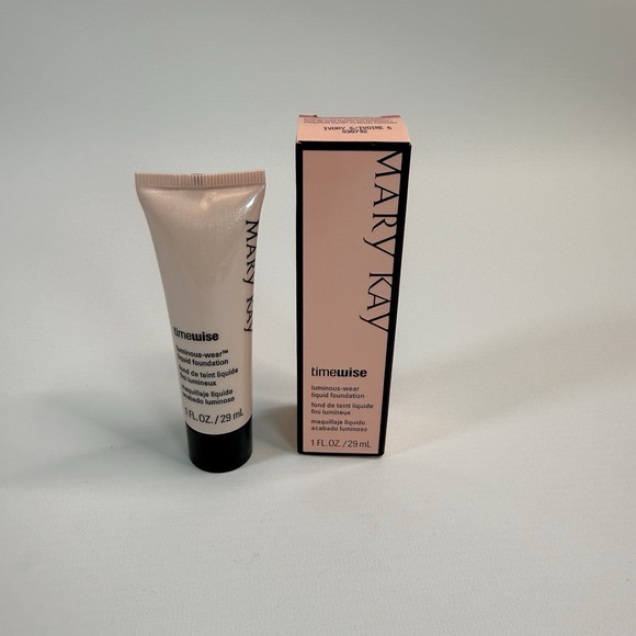 Mary Kay Timewise Matte 3D Foundation Ivory 6 New in Box - Picture 1 of 3